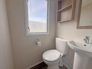 Ensuite WC- click for photo gallery